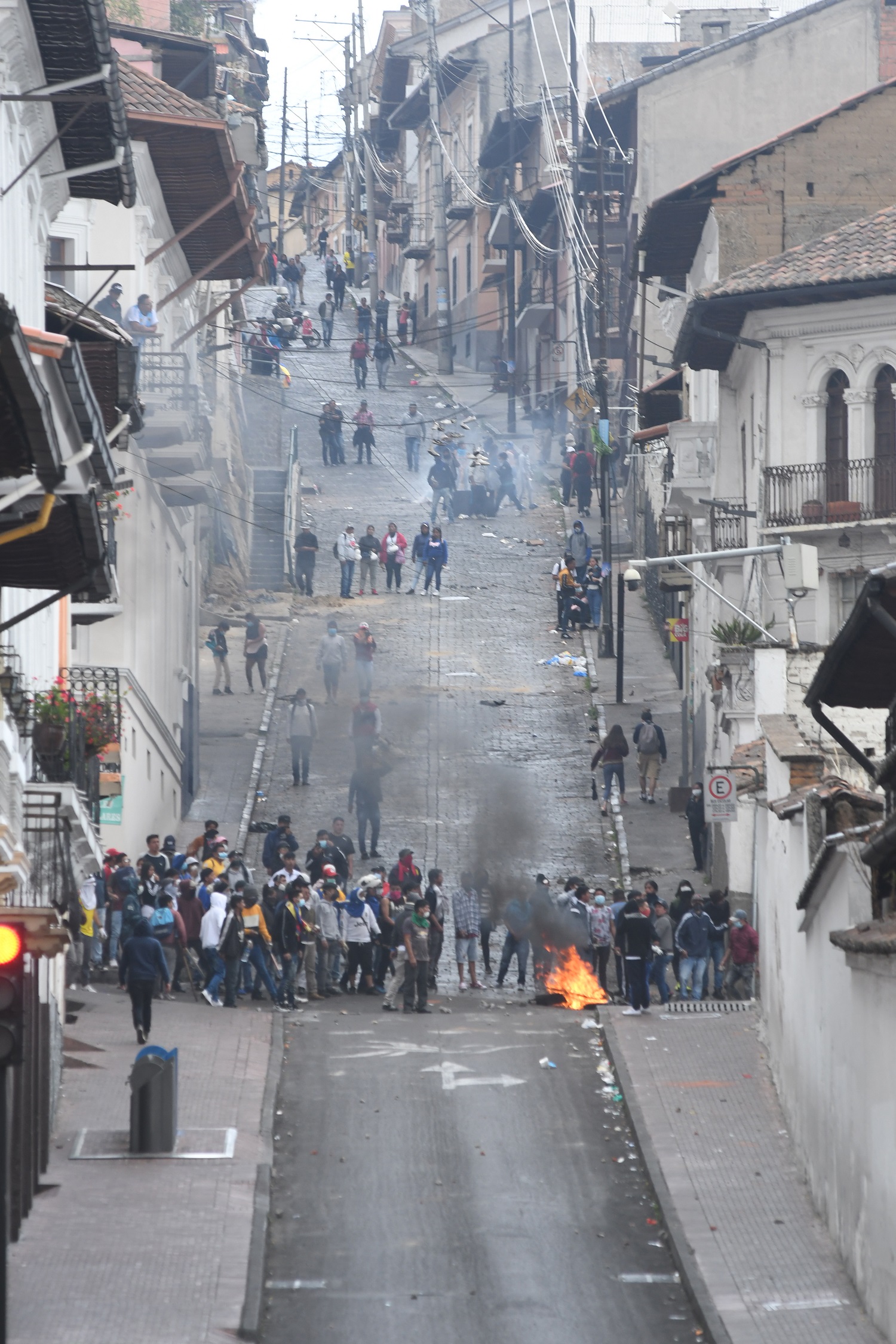 Los manifestantes se congregaban cerca del palacio presidencial, en el Centro Histórico de Quito, durante las manifestaciones de octubre de 2019 | Foto: Carlos Granja / EL UNIVERSO
